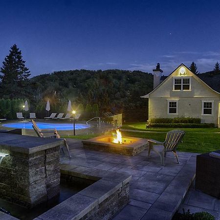Auberge Sous L'Edredon B&B Saint-Sauveur-des-Monts Dış mekan fotoğraf