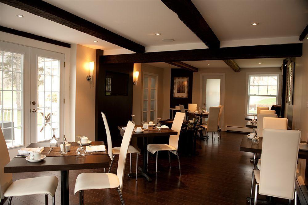 Auberge Sous L'Edredon B&B Saint-Sauveur-des-Monts Dış mekan fotoğraf