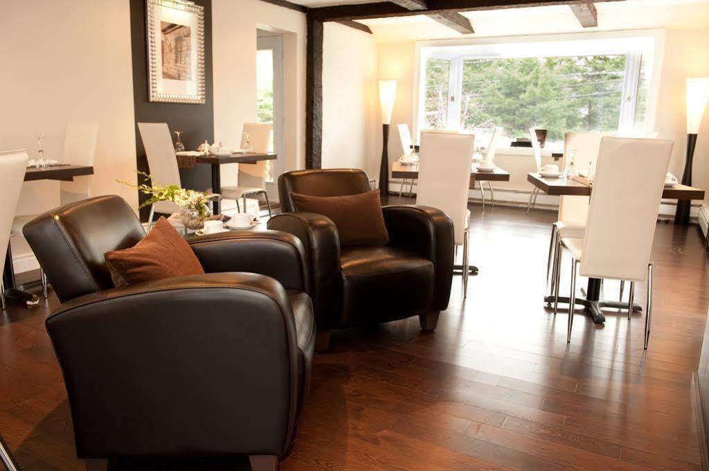 Auberge Sous L'Edredon B&B Saint-Sauveur-des-Monts Dış mekan fotoğraf