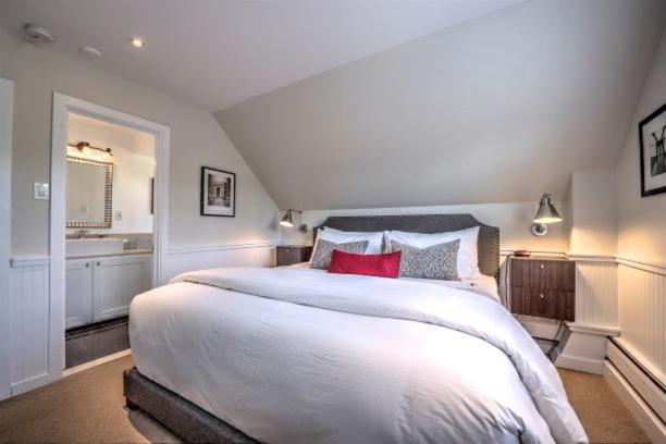 Auberge Sous L'Edredon B&B Saint-Sauveur-des-Monts Dış mekan fotoğraf