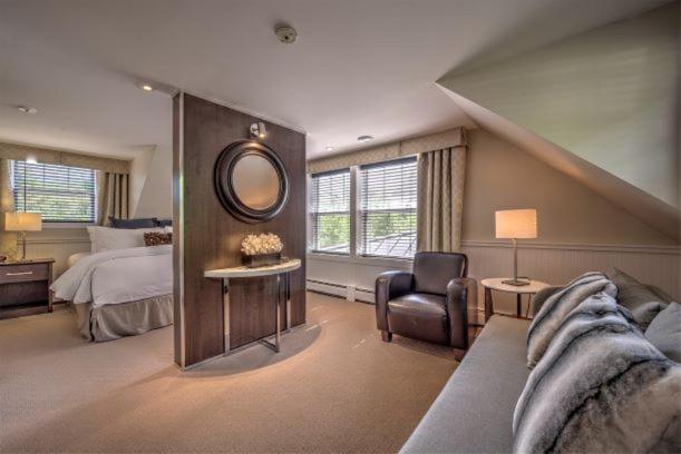 Auberge Sous L'Edredon B&B Saint-Sauveur-des-Monts Dış mekan fotoğraf