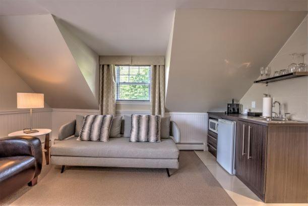 Auberge Sous L'Edredon B&B Saint-Sauveur-des-Monts Dış mekan fotoğraf