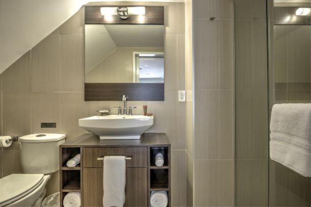 Auberge Sous L'Edredon B&B Saint-Sauveur-des-Monts Dış mekan fotoğraf
