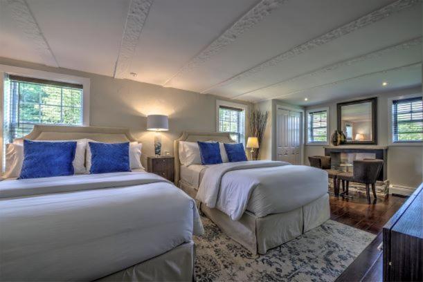 Auberge Sous L'Edredon B&B Saint-Sauveur-des-Monts Dış mekan fotoğraf