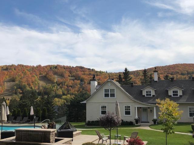 Auberge Sous L'Edredon B&B Saint-Sauveur-des-Monts Dış mekan fotoğraf